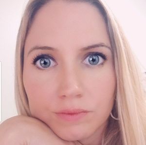 Meet your Posher, Denise